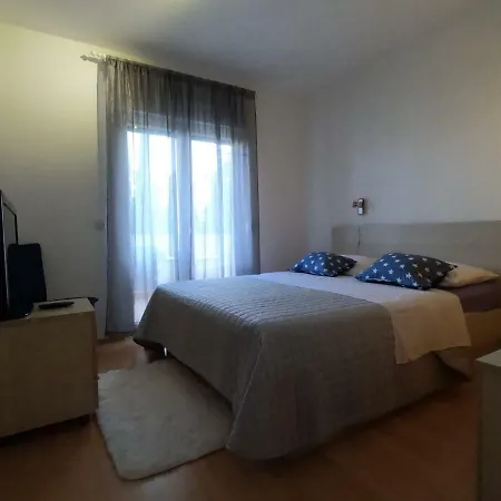 Palace * Kaštela