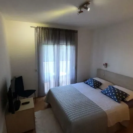 Palace * Kaštela